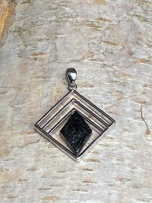 Pilunnguaq pendant in sterling silver 925 with Nuummit