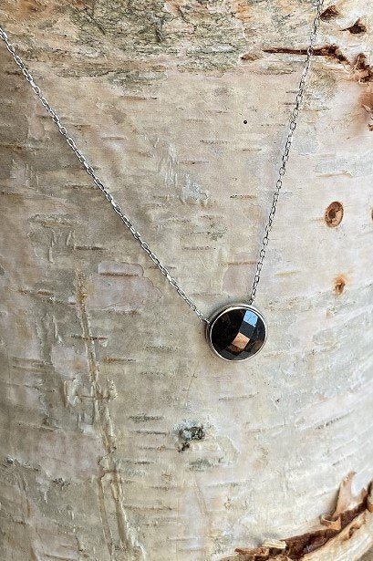 Paarnaq necklace with Nuummit in sterling silver 925