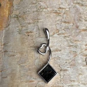Kulunnguaq Pendant in 925 sterling silver with Nuummite